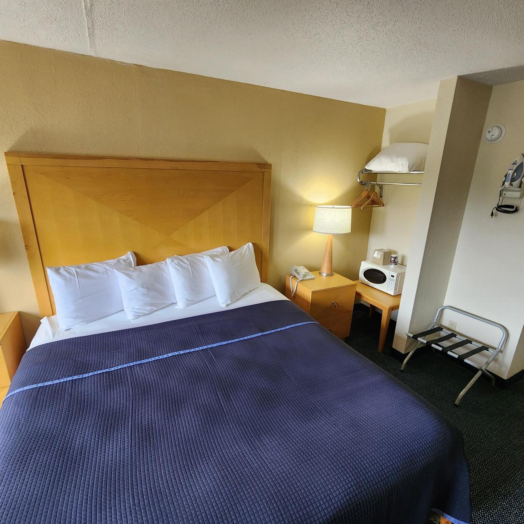 Katahdin & Hotel